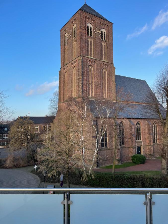 Am Veener Kirchturm *
